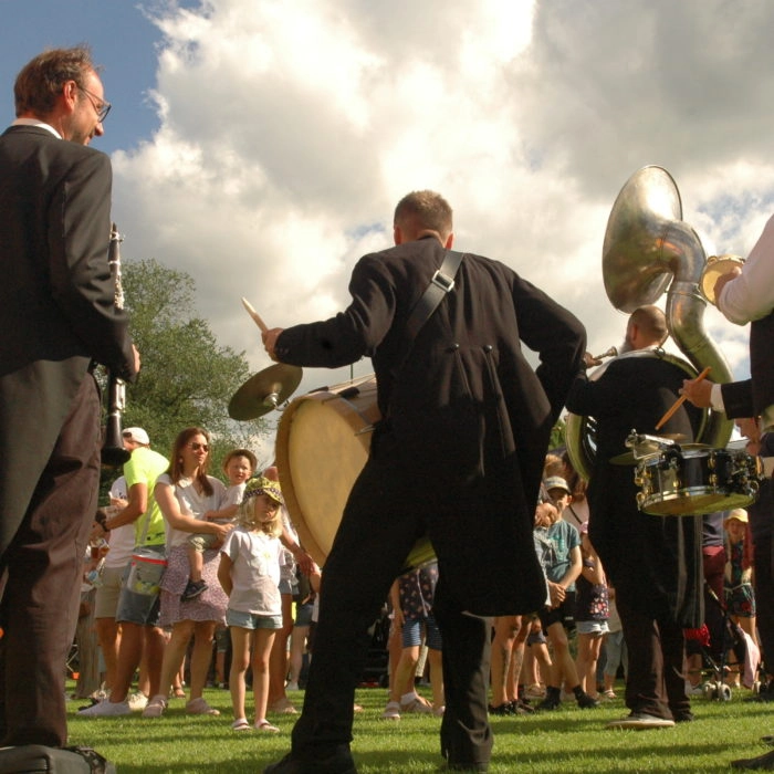 En Fanfare 8